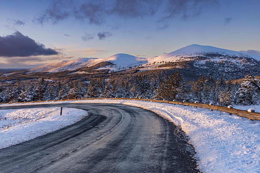 Cairngorm ve Aviemore kamp alanları kış yolculuğu için tüm yıl boyunca açıktır