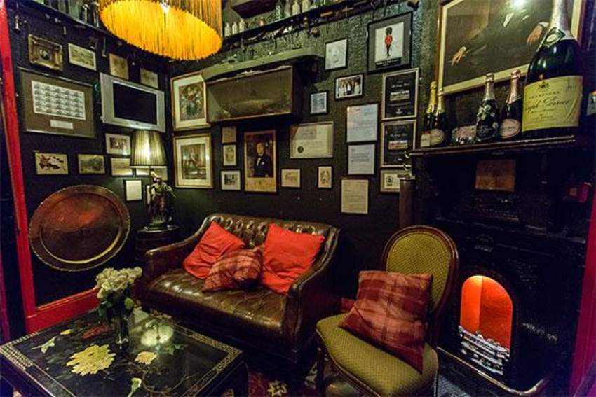 Canny-Mans Whisky tasting in Edinburgh pub Canny Man's
